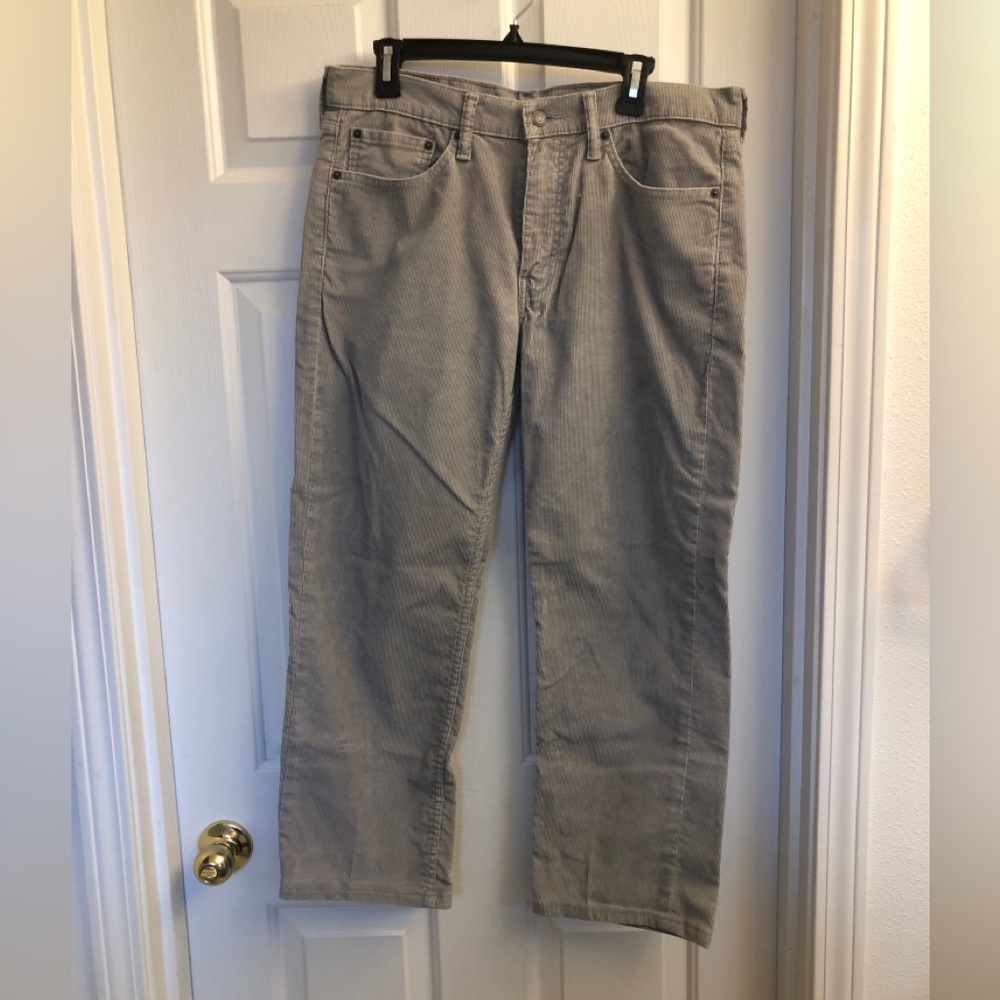Levi’s 514 corduroy pants - READ description!